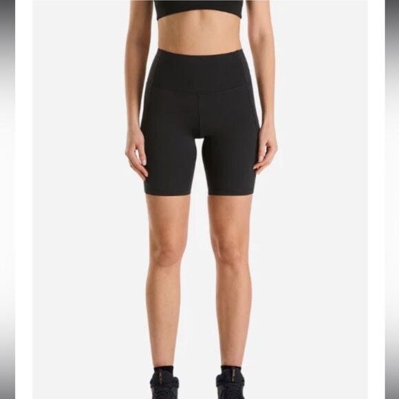 Arc'teryx Essent High Rise Short 8”- Size 4 black NWT - Picture 1 of 11
